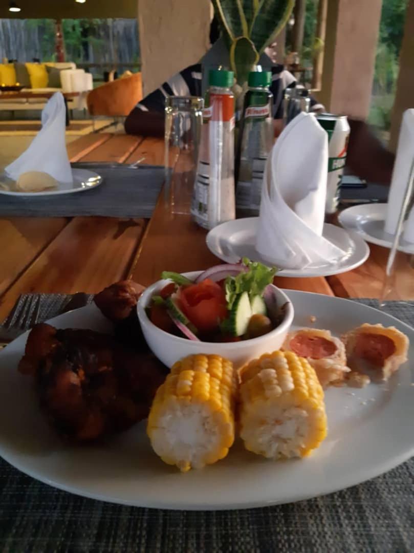 Xhabe Safari Lodge Chobe Muchenje Eksteriør billede